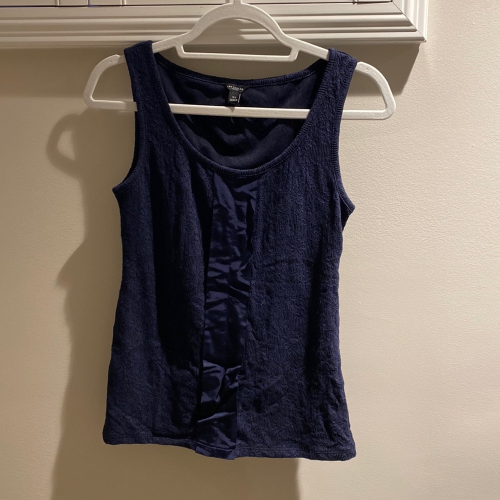 Beautiful Navy size XS sleeveless top Ann Taylor